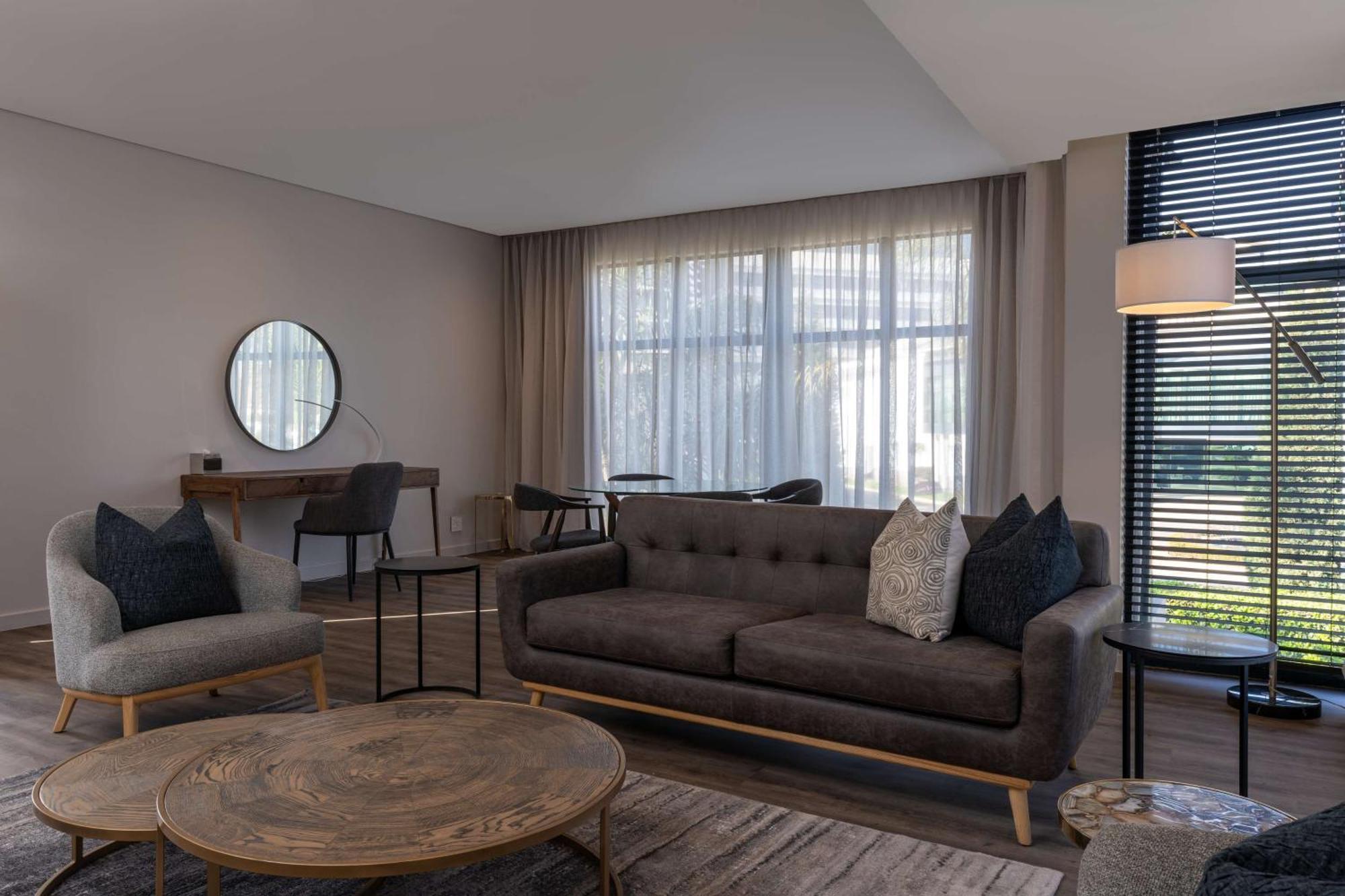 יוהנסבורג Radisson Hotel And Convention Centre Or Tambo Airport מראה חיצוני תמונה